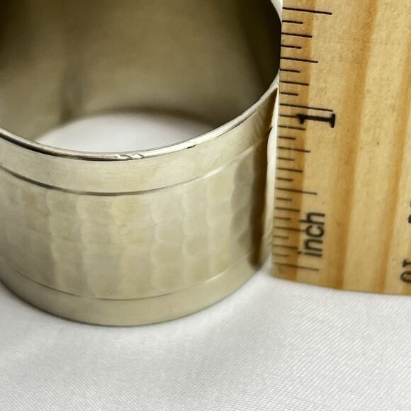 Vintage Selangor Pewter Napkin Rings Set of 4 Hammered Silver Tone 46104 - Picture 6 of 7